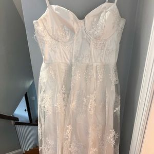 Lulus My Darling Daydreamer White Lace Bustier Midi Dress. Size S